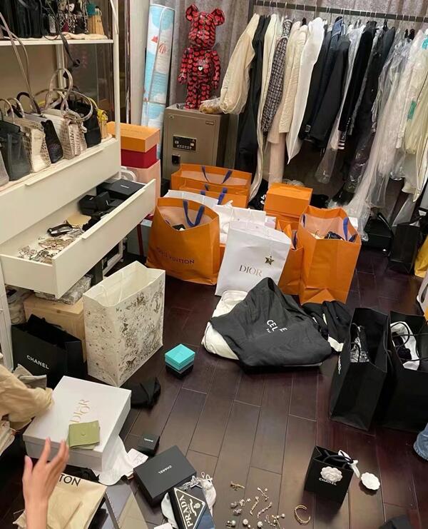鹤岗东山区回收顶奢鞋服